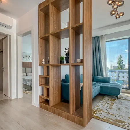 Lakefront Luxe Apartament *