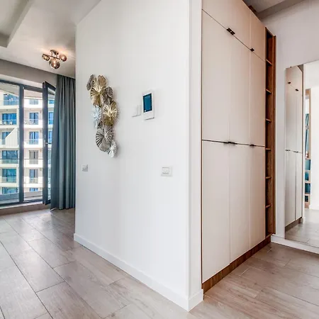 Lakefront Luxe *