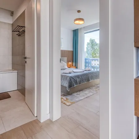 Lakefront Luxe