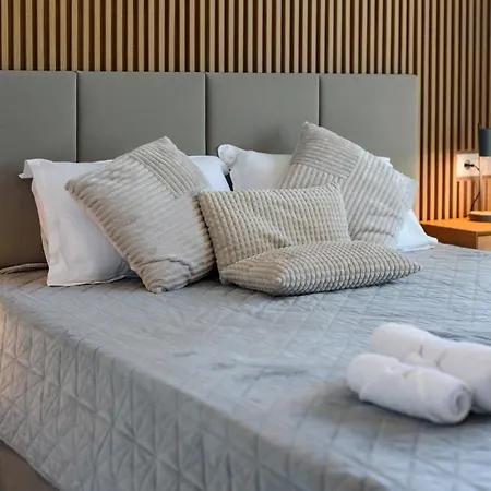 Lakefront Luxe